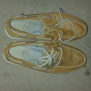 Beige Sperry size 9